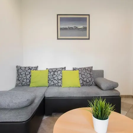 Jessica Apartment