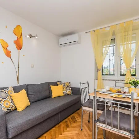 Jessica Apartment