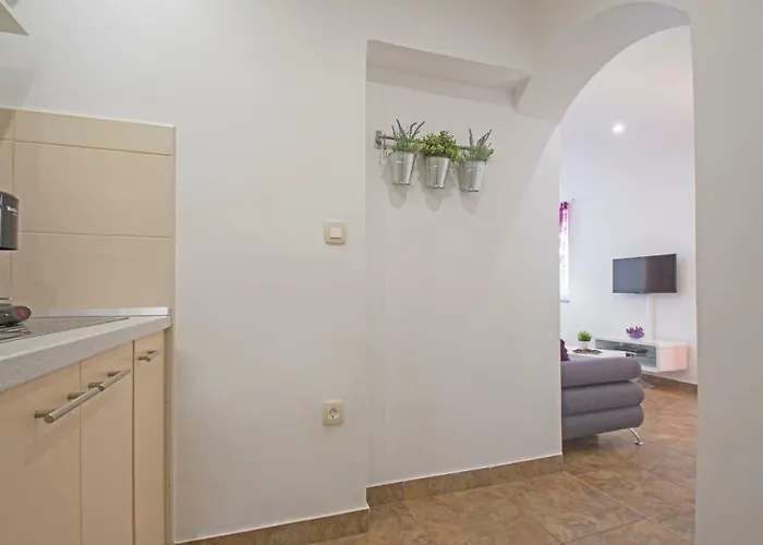 Jessica Apartman